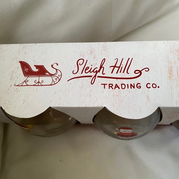 Sleigh Hill Trading Company Set Of 4 Christmas Stemless Wine Glasses Brand New - Picture 6 of 7